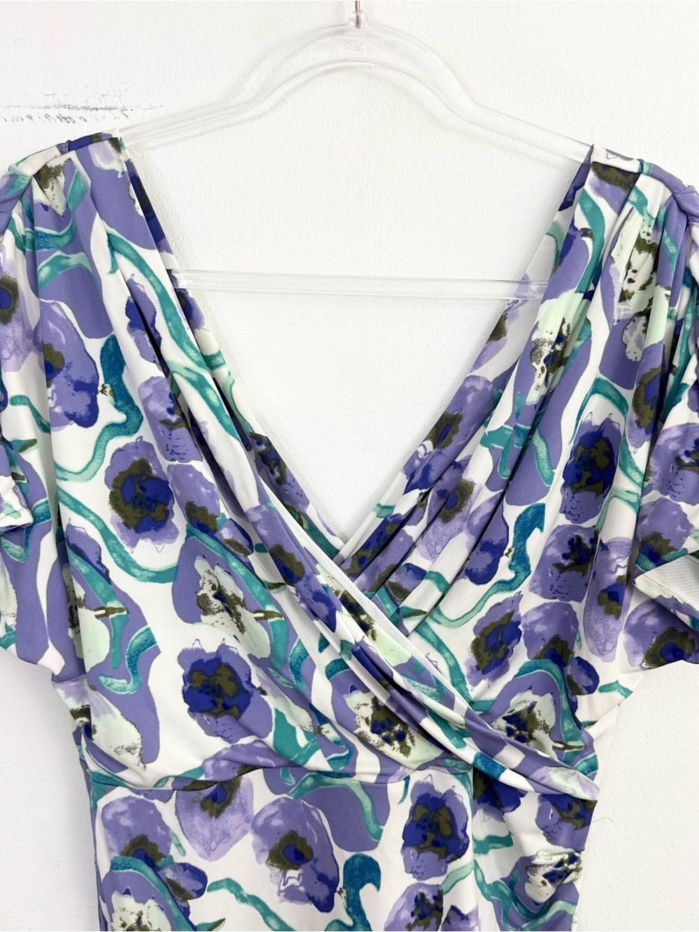 Diane Von Furstenberg Purple, Teal & White Floral Wrap Midi Dress size L (8) - Picture 4 of 7